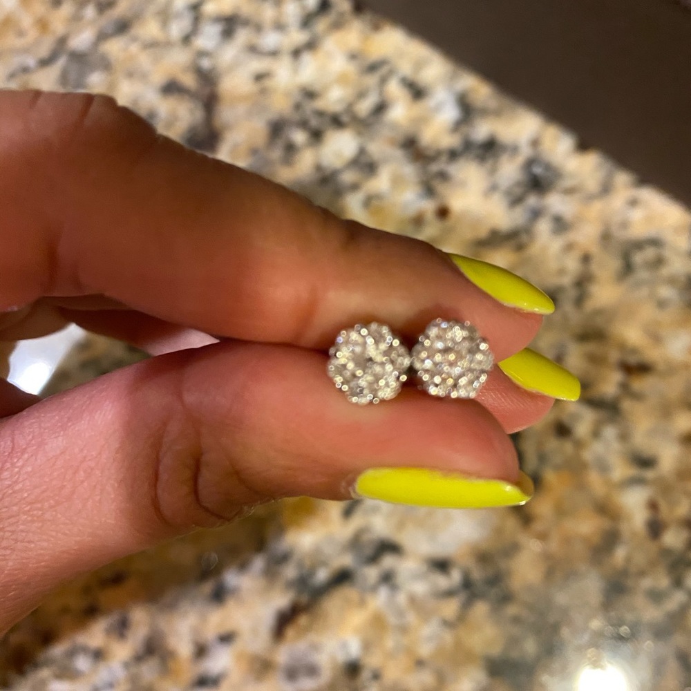 UNISEX Diamond earrings